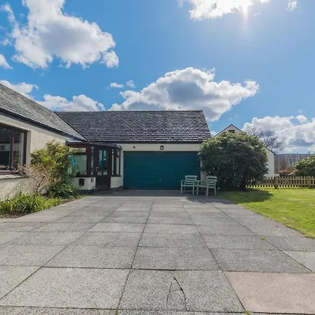 Dom wakacyjny Hazel Cottage, Detached Close To In *